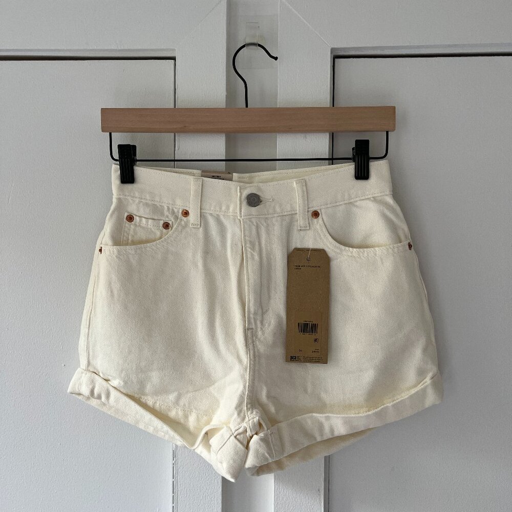 Levi's A-Line Denim High Rise Mom Shorts - Ivory - Size 26